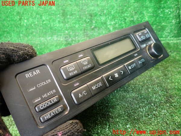 1UPJ-9231886066]グランドハイエース(VCH10W)エアコンスイッチ1 中古_2