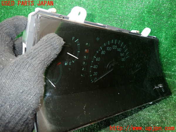 1UPJ-9231886170]グランドハイエース(VCH10W)スピードメーター 中古_2
