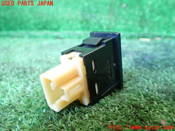 1UPJ-9231886307]グランドハイエース(VCH10W)スイッチ2 (バックドアカーテン開閉) 中古_2