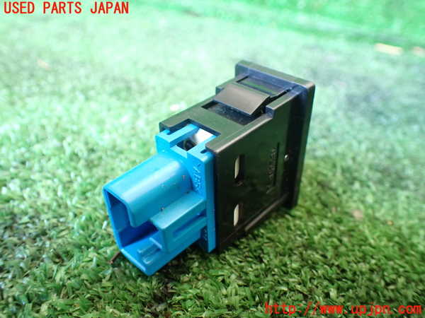 1UPJ-9231886308]グランドハイエース(VCH10W)スイッチ3 (サイドカーテン開閉) 中古_2