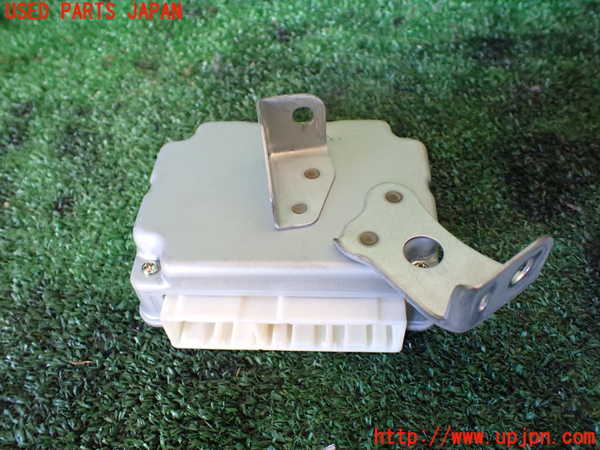 1UPJ-9231886125]グランドハイエース(VCH10W)ABSコンピューター 中古_3