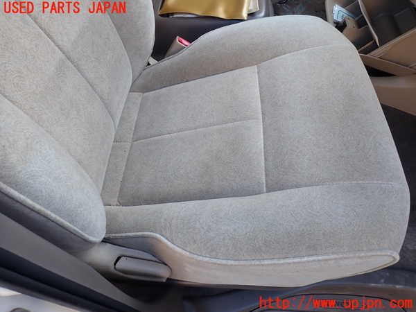 1UPJ-9231887035]グランドハイエース(VCH10W)運転席シート 中古_3