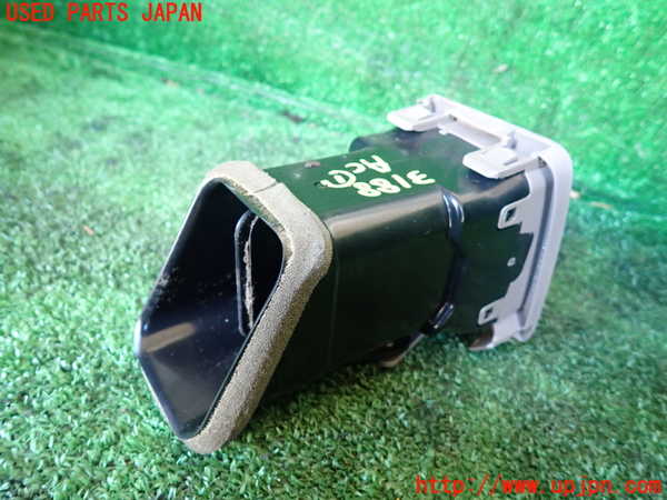 1UPJ-9231887526]グランドハイエース(VCH10W)エアコン吹き出し口1 (右) 中古_2