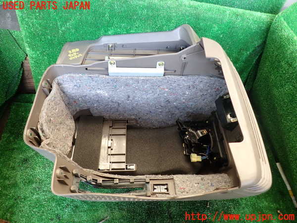 1UPJ-9231887540]グランドハイエース(VCH10W)センターコンソール 中古_4
