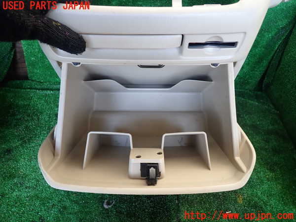 1UPJ-9231887549]グランドハイエース(VCH10W)コンソール 中古_3