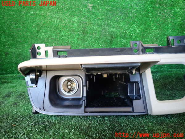 1UPJ-9231887842]グランドハイエース(VCH10W)小物入れ2 中古_2