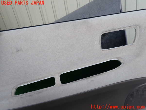 1UPJ-9231881264]グランドハイエース(VCH10W)左前ドア内張り 中古_2