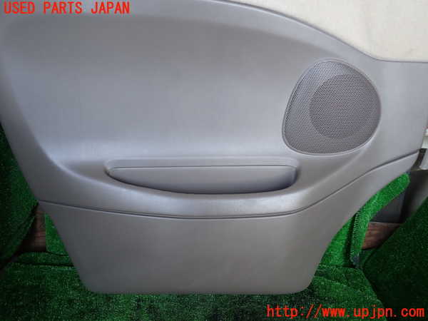 1UPJ-9231881264]グランドハイエース(VCH10W)左前ドア内張り 中古_3