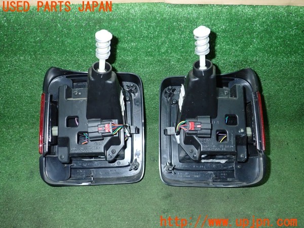 3UPJ=9231890547]ジープラングラー アンリミテッド(JL36L)純正 55112892AG  テールランプ 中古_3