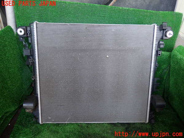 1UPJ-9231892321]ジープ・ラングラー アンリミテッド(JL36L)ラジエーター1 中古_2