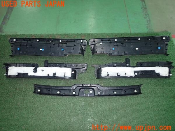 3UPJ=9231900616]セレナ e-POWER(HFC27)純正 スカッフプレート キッキング テールゲート 5点 中古_2