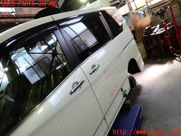 1UPJ-9231901320]セレナ e-POWER(HFC27)左後ドア M2L3 中古_2