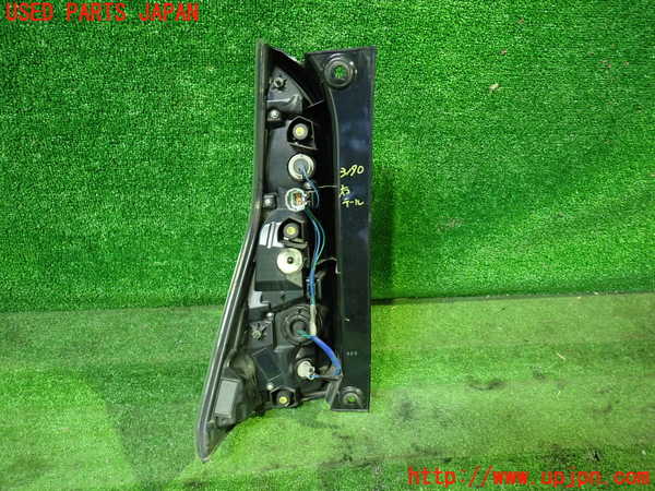 1UPJ-9231901530]セレナ e-POWER(HFC27)右テールランプ 中古_2