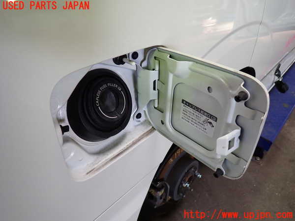 1UPJ-9231901690]セレナ e-POWER(HFC27)フューエルリッド 中古_2
