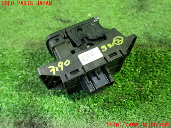 1UPJ-9231906307]セレナ e-POWER(HFC27)スイッチ2 (電動パーキング) 中古_2