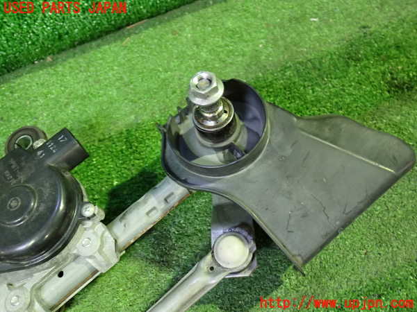 1UPJ-9231906770]セレナ e-POWER(HFC27)フロントワイパーモーター 中古_2