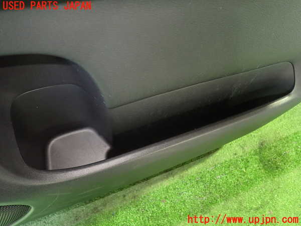 1UPJ-9231901234]セレナ e-POWER(HFC27)右前ドア内張り 中古_3