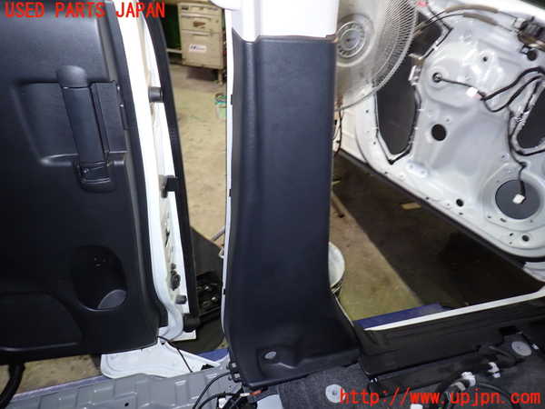 1UPJ-9231907670]セレナ e-POWER(HFC27)左センターピラートリム 中古_3