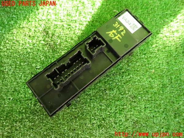 2UPJ-9231926240]WRX STI(VAB)右前パワーウィンドウスイッチ 中古_2