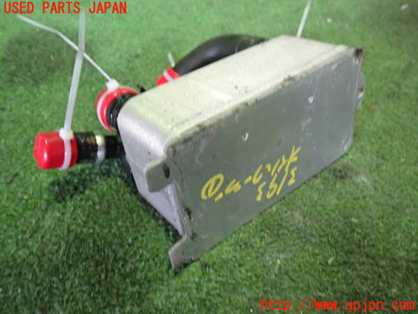 2UPJ-9231932481]ジャガー・XE(JA2GA)オイルクーラー1 中古_2