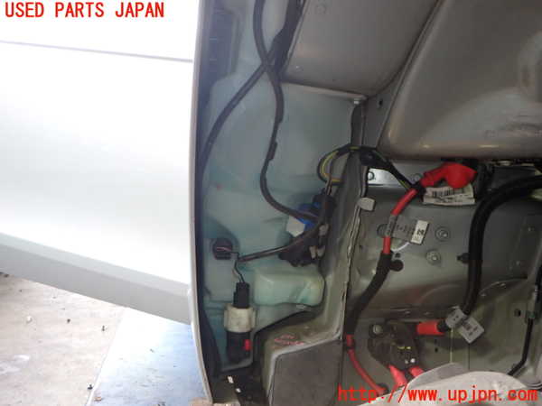2UPJ-9231936791]ジャガー・XE(JA2GA)ウォッシャータンク1 中古_2