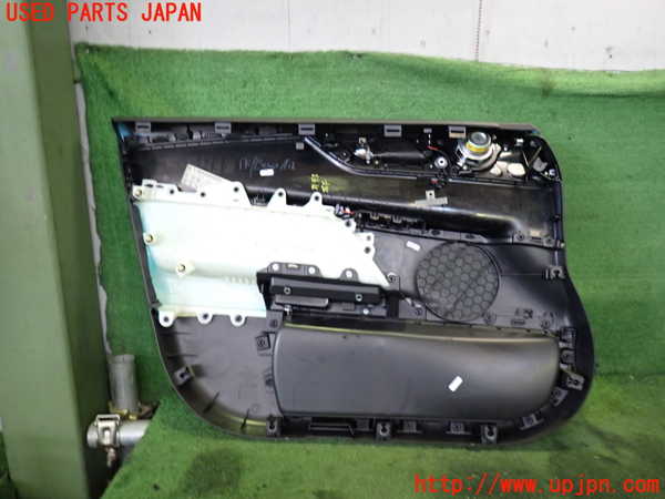 2UPJ-9231931234]ジャガー・XE(JA2GA)右前ドア内張り 中古_4