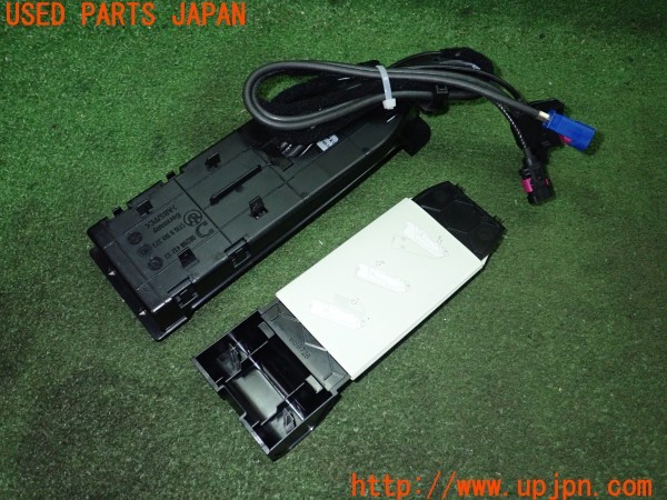 3UPJ=9231940579]BMW Z4(LL20 E89)純正 スナップインアダプター 中古_2