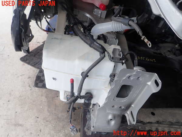 1UPJ-9231956791]レクサス・HS250h(ANF10)ウォッシャータンク1 中古_2