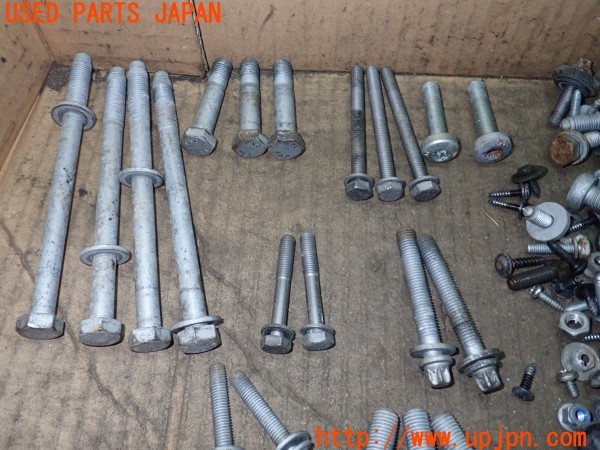 3UPJ=9231960720]BMW 120i カブリオレ(UL20 E88)ネジ・ナット・ステー類 セット ジャンク_2