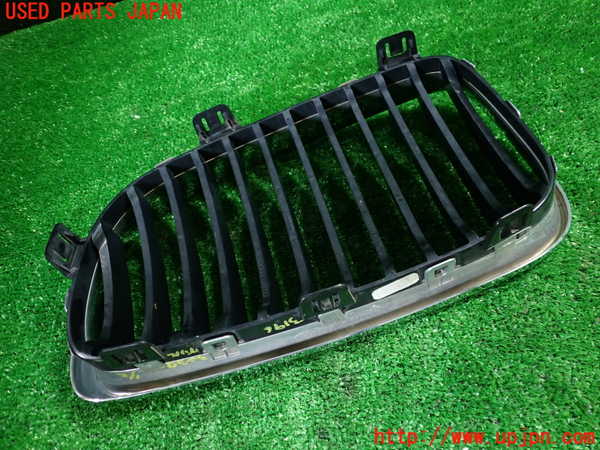 1UPJ-9231961050]BMW 120i カブリオレ E88(UL20)ラジエターグリル 中古_3