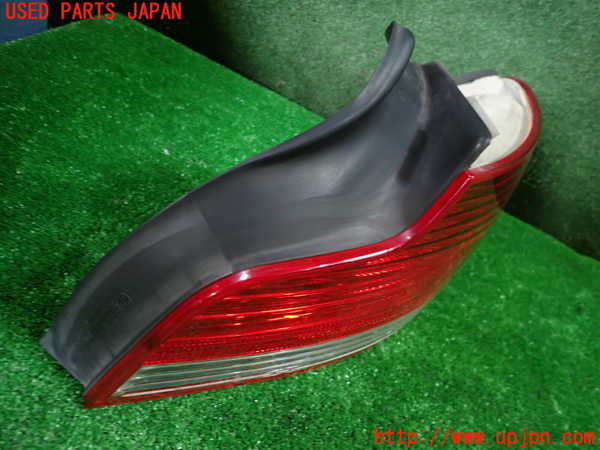 1UPJ-9231961530]BMW 120i カブリオレ E88(UL20)右テールランプ 中古_2