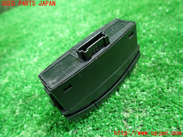 1UPJ-9231966290]BMW 120i カブリオレ E88(UL20)ハザードスイッチ 中古_2