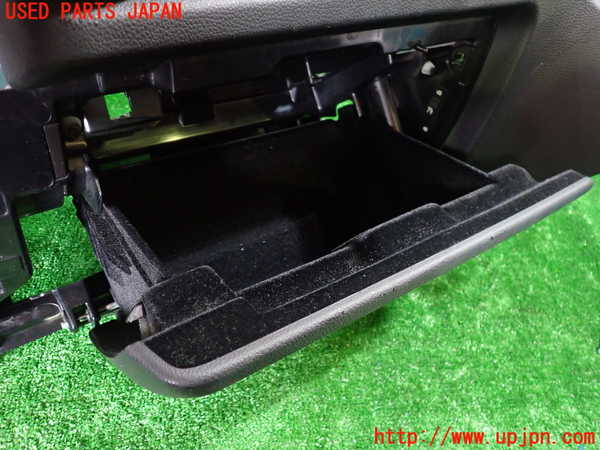 1UPJ-9231967516]BMW 120i カブリオレ E88(UL20)グローブボックス1 中古_4