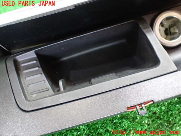 1UPJ-9231967821]BMW 120i カブリオレ E88(UL20)灰皿1 中古_3