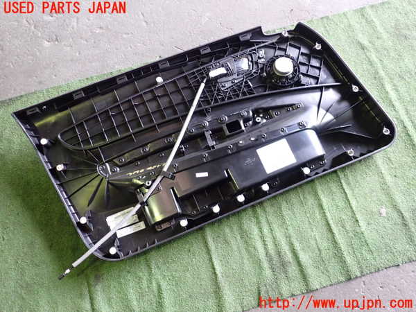 1UPJ-9231961234]BMW 120i カブリオレ E88(UL20)右ドア内張り 中古_4
