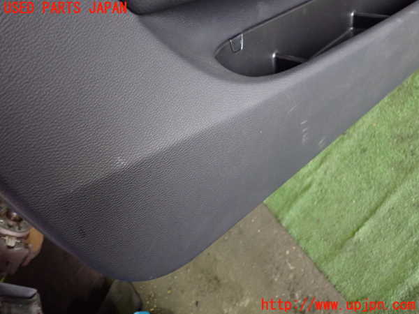 1UPJ-9231961264]BMW 120i カブリオレ E88(UL20)左ドア内張り 中古_3
