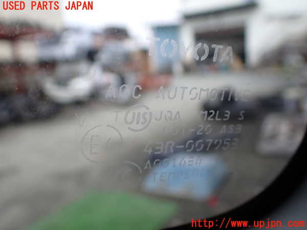 1UPJ-9231971380]FJクルーザー(GSJ15W)右クォーターガラス 中古 AGC M2L3 43R-007953_3