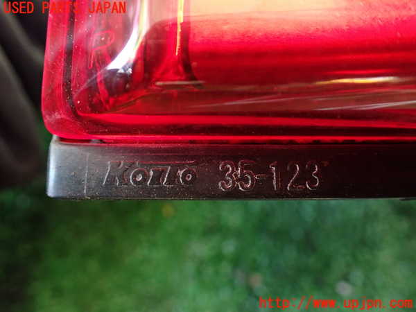 1UPJ-9231971530]FJクルーザー(GSJ15W)右テールランプ 中古_4