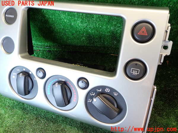 1UPJ-9231976066]FJクルーザー(GSJ15W)エアコンスイッチ1 中古_2