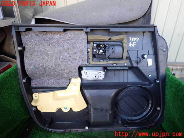 1UPJ-9231971234]FJクルーザー(GSJ15W)右前ドア内張り 中古_4