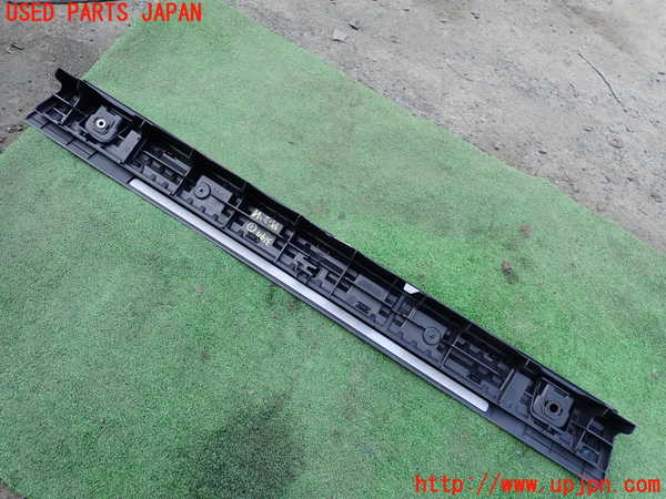 1UPJ-9231977771]FJクルーザー(GSJ15W)ラゲッジトレイ1 中古_2