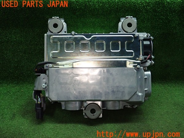 3UPJ=9231980579]アクア(MXPK16)純正 G92B0-52010 ハイブリッドインバーター 中古_3