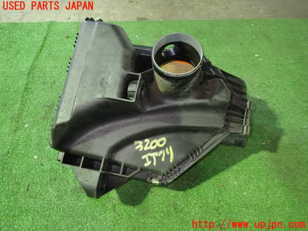 1UPJ-9232002560]BMW X3(WX30 F25)エアクリーナーボックス 中古_4