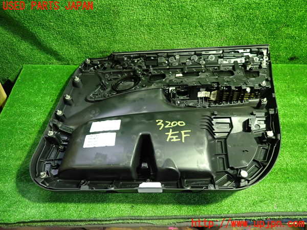 1UPJ-9232001264]BMW X3(WX30 F25)左前ドア内張り 中古_4