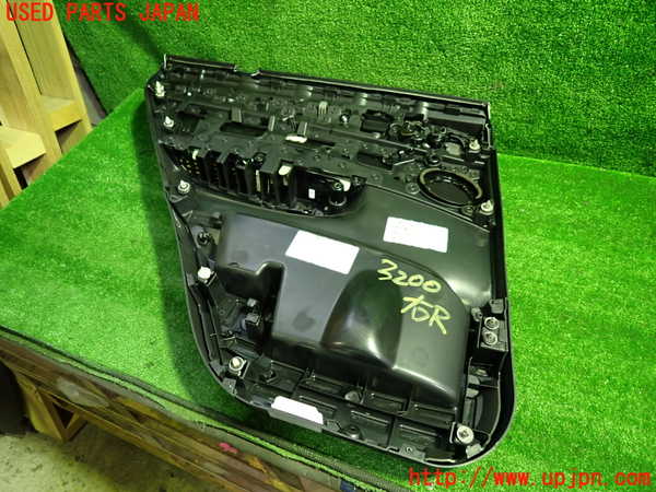1UPJ-9232001294]BMW X3(WX30 F25)右後ドア内張り 中古_3