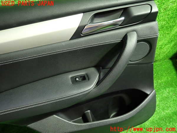 1UPJ-9232001324]BMW X3(WX30 F25)左後ドア内張り 中古_2