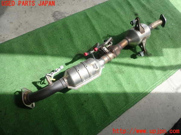 1UPJ-9232012662]プリウスPHV(ZVW52)触媒2 中古_2