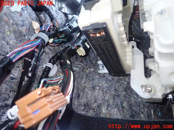 1UPJ-9232016743]プリウスPHV(ZVW52)ヒューズボックス3 中古_2