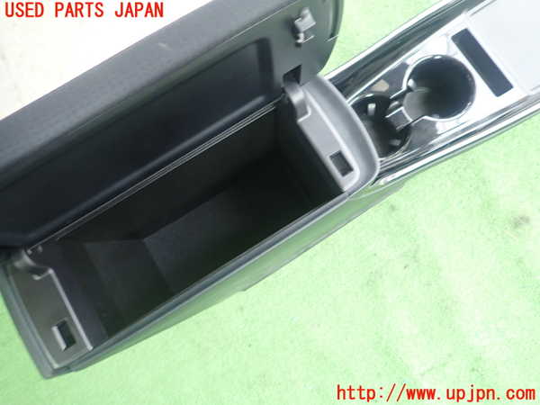 1UPJ-9232017540]プリウスPHV(ZVW52)センターコンソール 中古_3