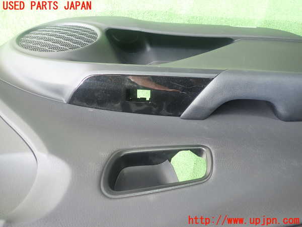 1UPJ-9232011264]プリウスPHV(ZVW52)左前ドア内張り 中古_2